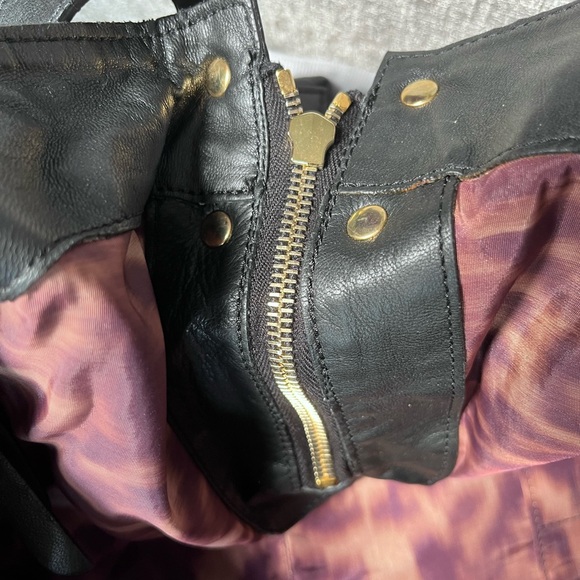 Stuart Weitzman Napa Black Leather/Calfskin leopard print shoulder bag - Picture 9 of 16